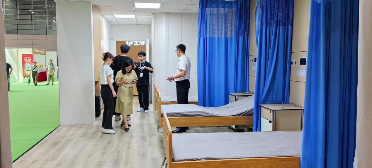 金牌|康小金×海峡两岸老龄产业博览会在福州圆满举办 让家居更懂老人