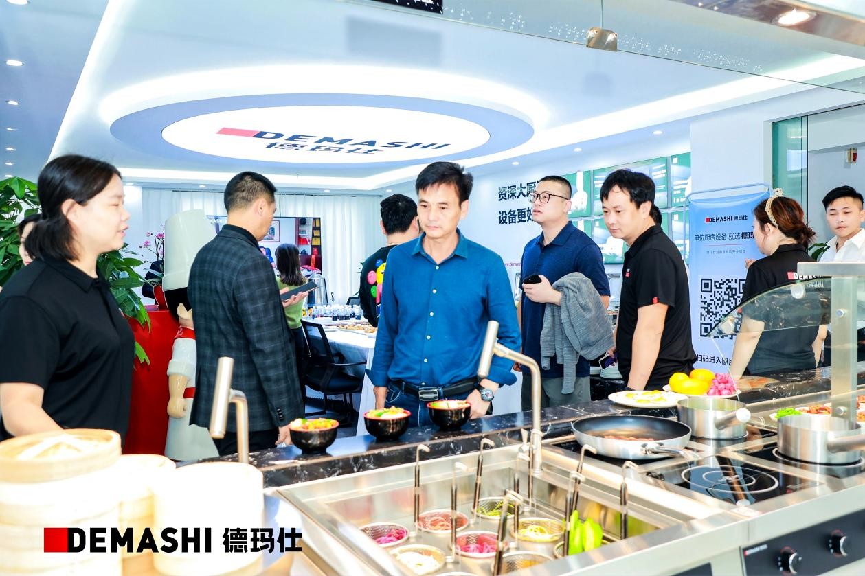 众宾云集,人气高燃,德玛仕海南旗舰店正式开业!